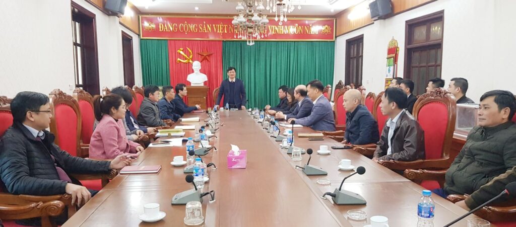 Đồng chí Bí thư Huyện ủy phát biểu chỉ đạo tại hội nghị